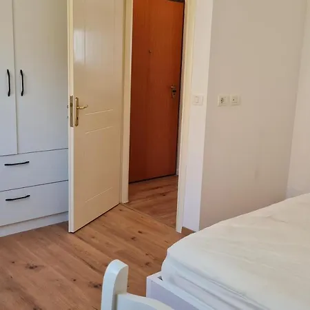 Central Beach Apartment * Sarande