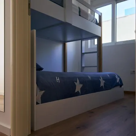 Central Beach Apartment *
