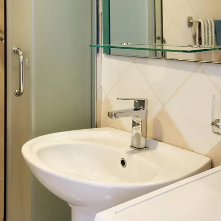 Central Beach Apartment Apartment Sarande