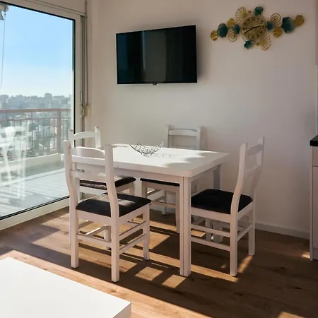 Central Beach Apartment Apartment *